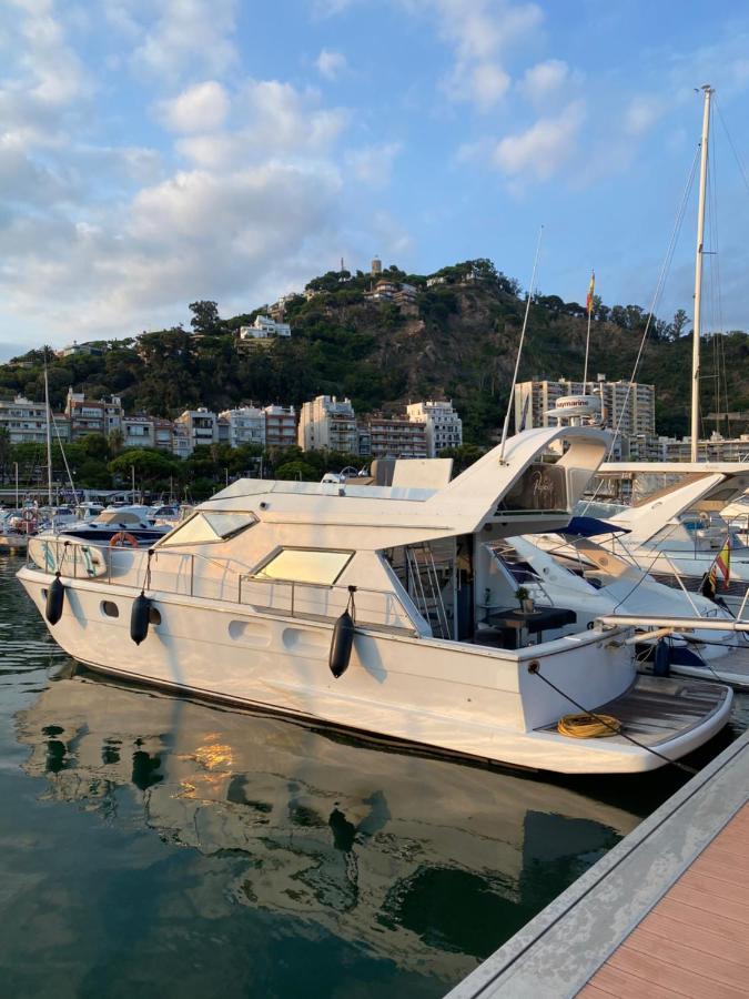 Barco Muy Romantico Con Parking! Sant Adria de Besos Bagian luar foto