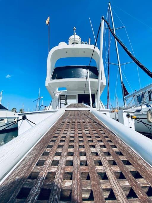 Barco Muy Romantico Con Parking! Sant Adria de Besos Bagian luar foto