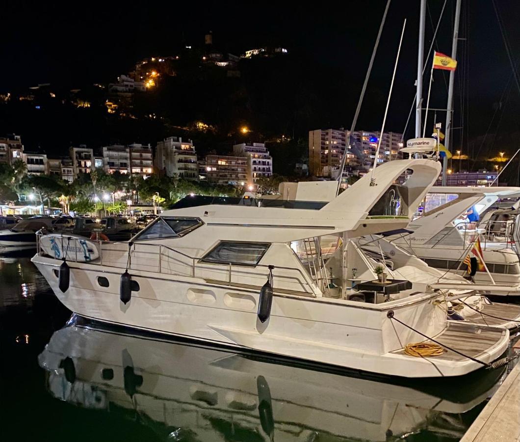 Barco Muy Romantico Con Parking! Sant Adria de Besos Bagian luar foto