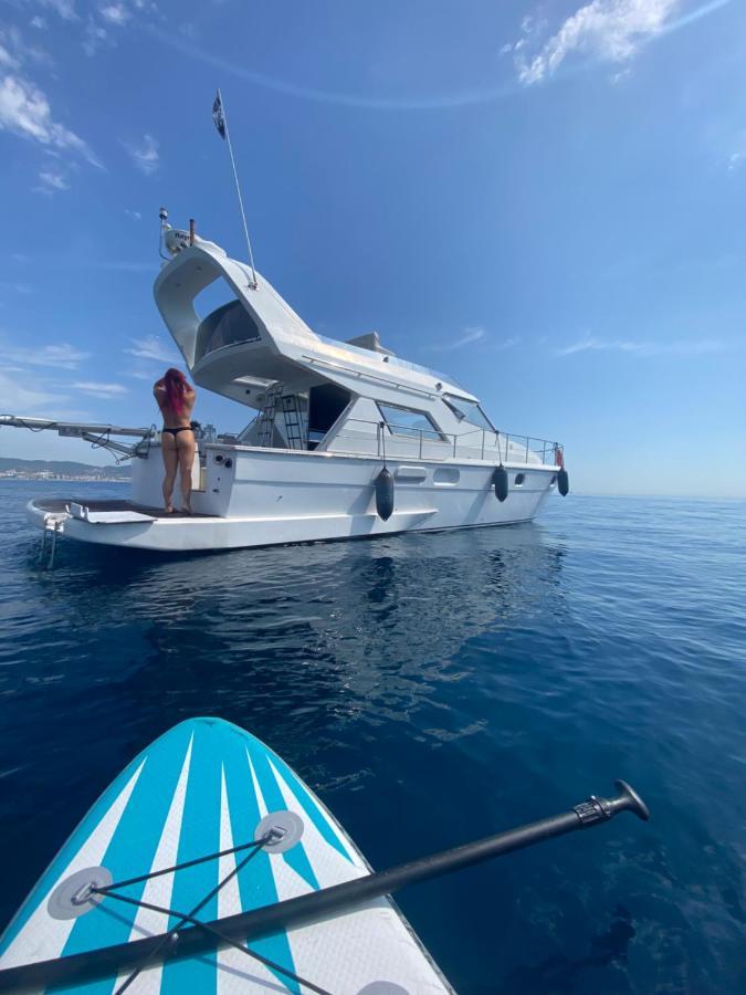 Barco Muy Romantico Con Parking! Sant Adria de Besos Bagian luar foto