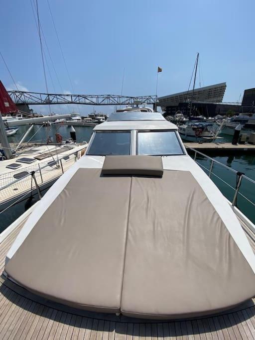 Barco Muy Romantico Con Parking! Sant Adria de Besos Bagian luar foto